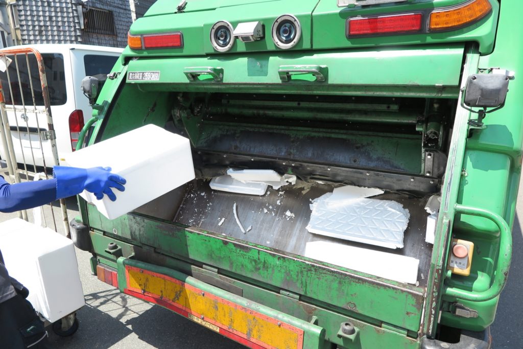ゴミ収集車